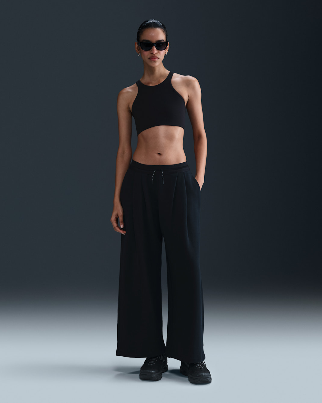 Pants de French Terry plisados de tiro medio para mujer Nike Sportswear Collection - Negro/Negro/Vela