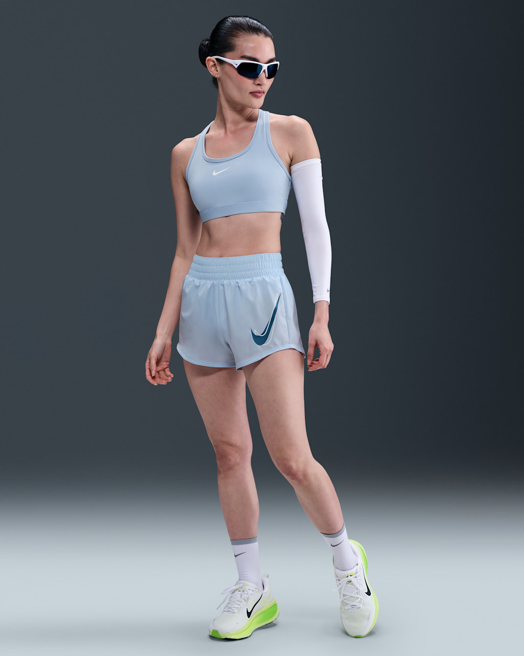 กางเกงวิ่งขาสั้นเอวปานกลางมีซับในผู้หญิง Dri-FIT Nike One - Blue Tint