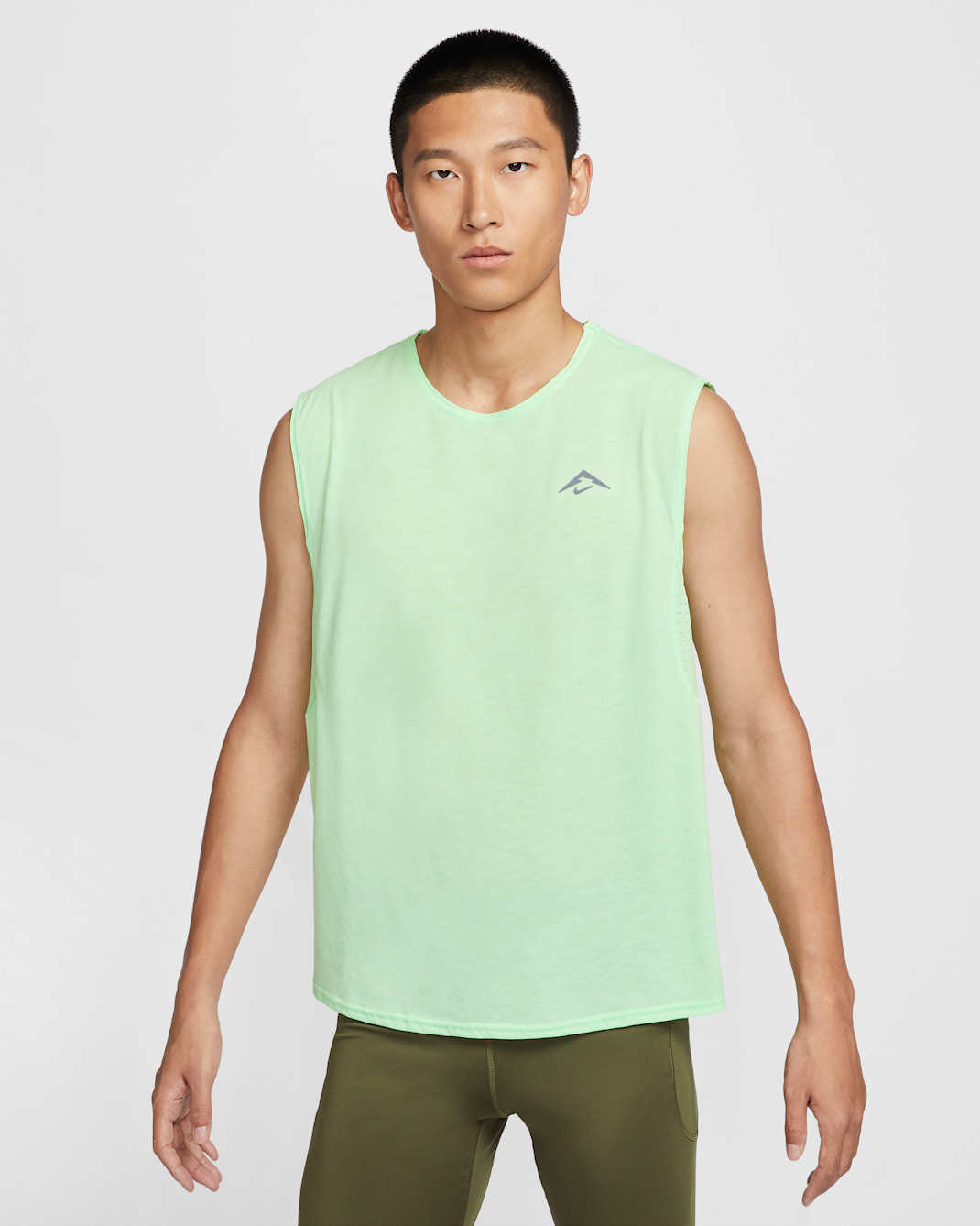 Nike Trail Solar Chase Men's Dri-FIT Sleeveless Running Top - Vapour Green/Neutral Olive/Black