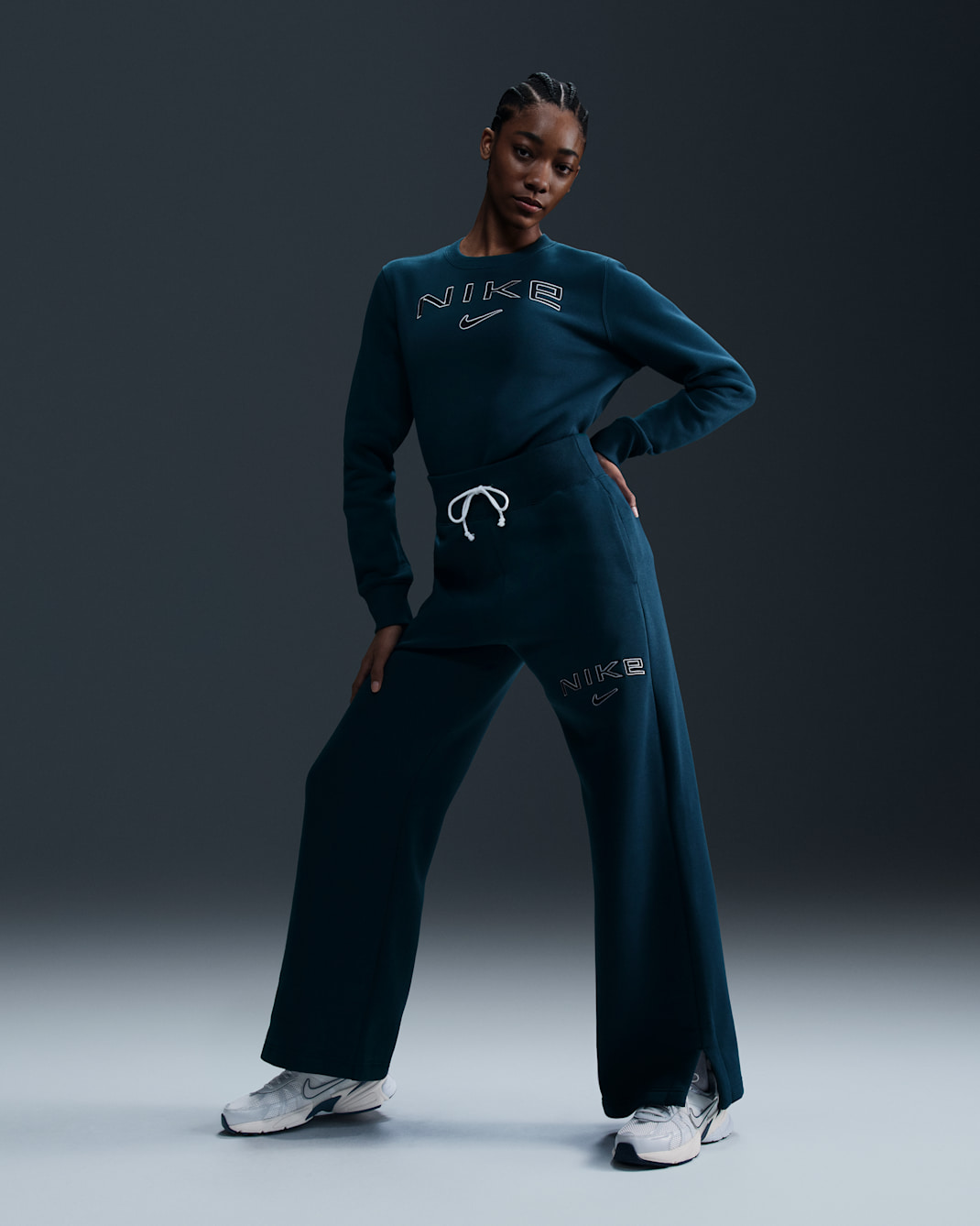 Pants con logotipo de piernas anchas y tiro alto para mujer Nike Sportswear Phoenix Fleece - Azul marino militar