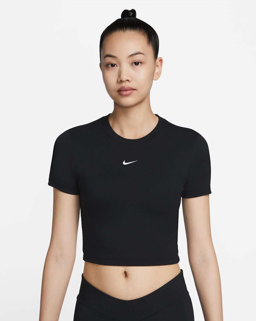 Nike Sportswear Essential Women's Slim-fit Crop T-Shirt - Black/White