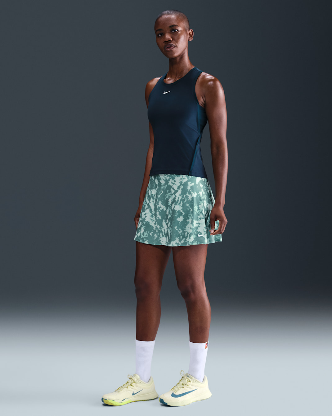 Nike Victory Faldilla estampada amb vol Dri-FIT - Dona - Cannon/Blanc