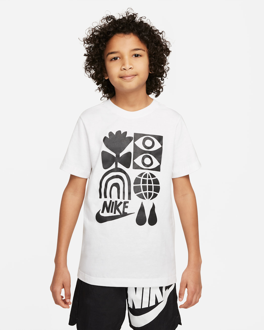 Nike Sportswear Older Kids' (Boys') T-Shirt - White