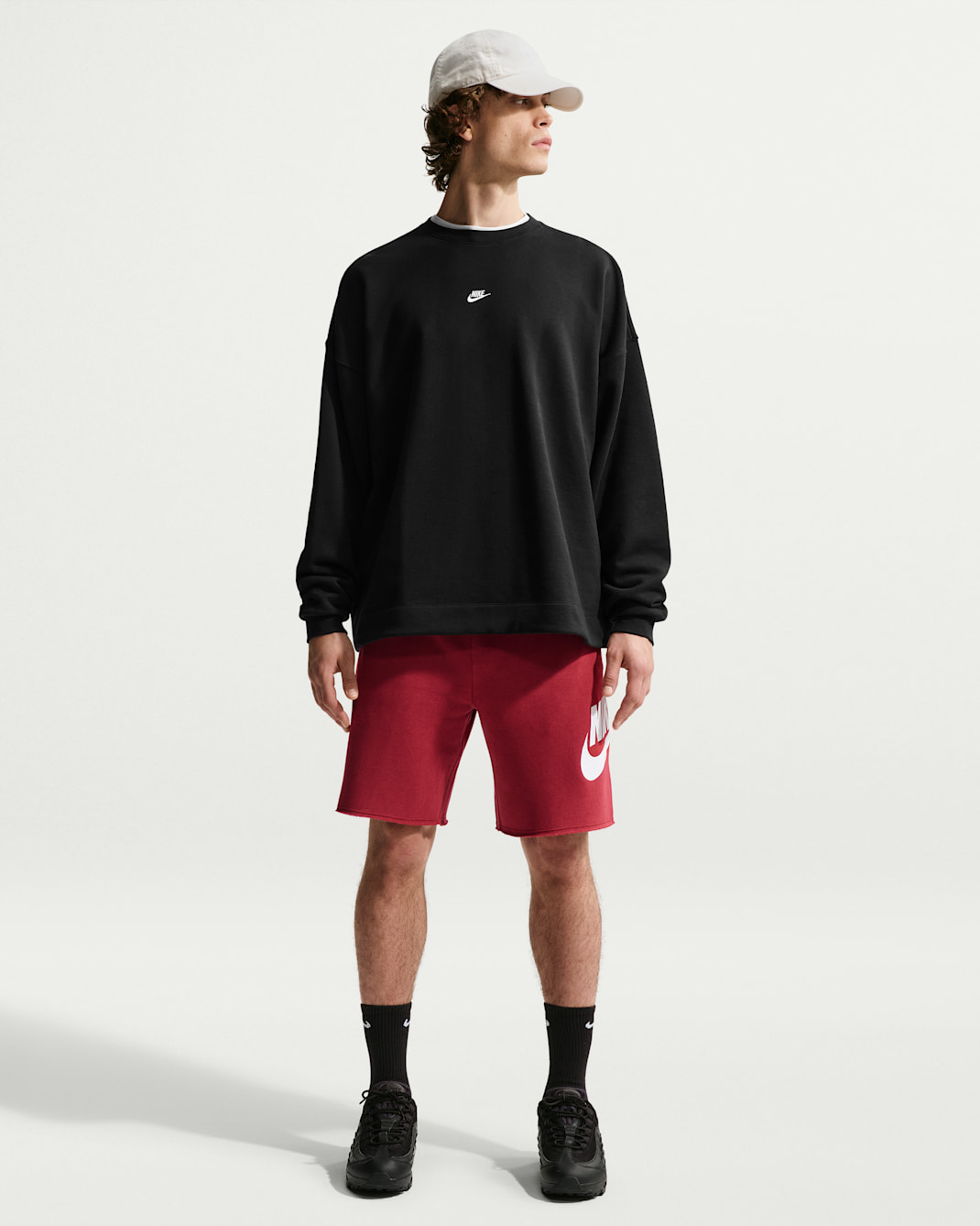 Nike Club Men's French Terry Alumni Shorts - Team Crimson/Team Crimson/White