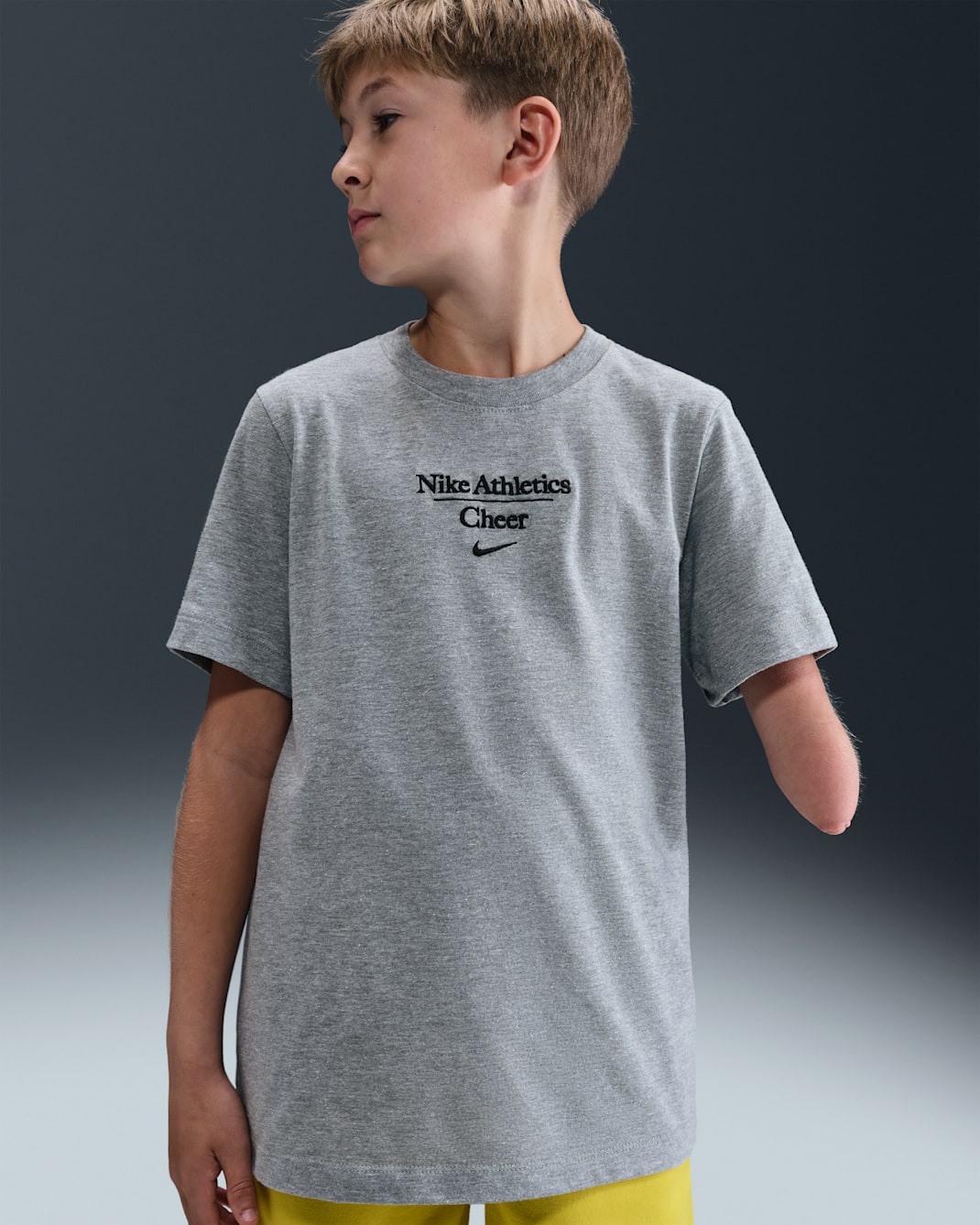 Playera para niños talla grande Nike Cheer - Gris oscuro jaspeado