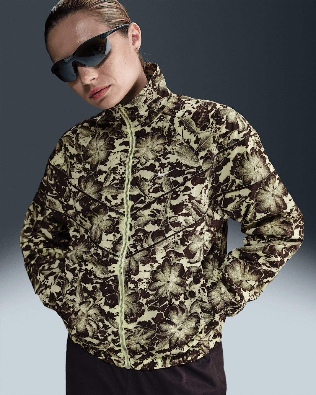 Nike Sportswear Windrunner Women's Loose UV Protection Woven Full-Zip Printed Jacket - Barely Volt