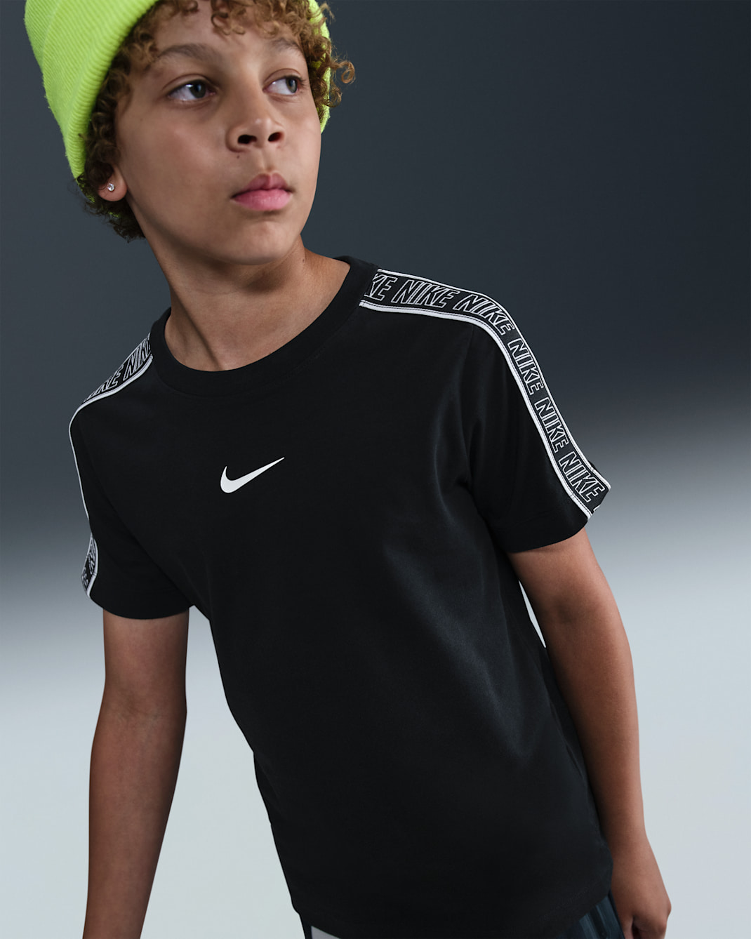 Nike Sportswear Older Kids' T-Shirt - Black