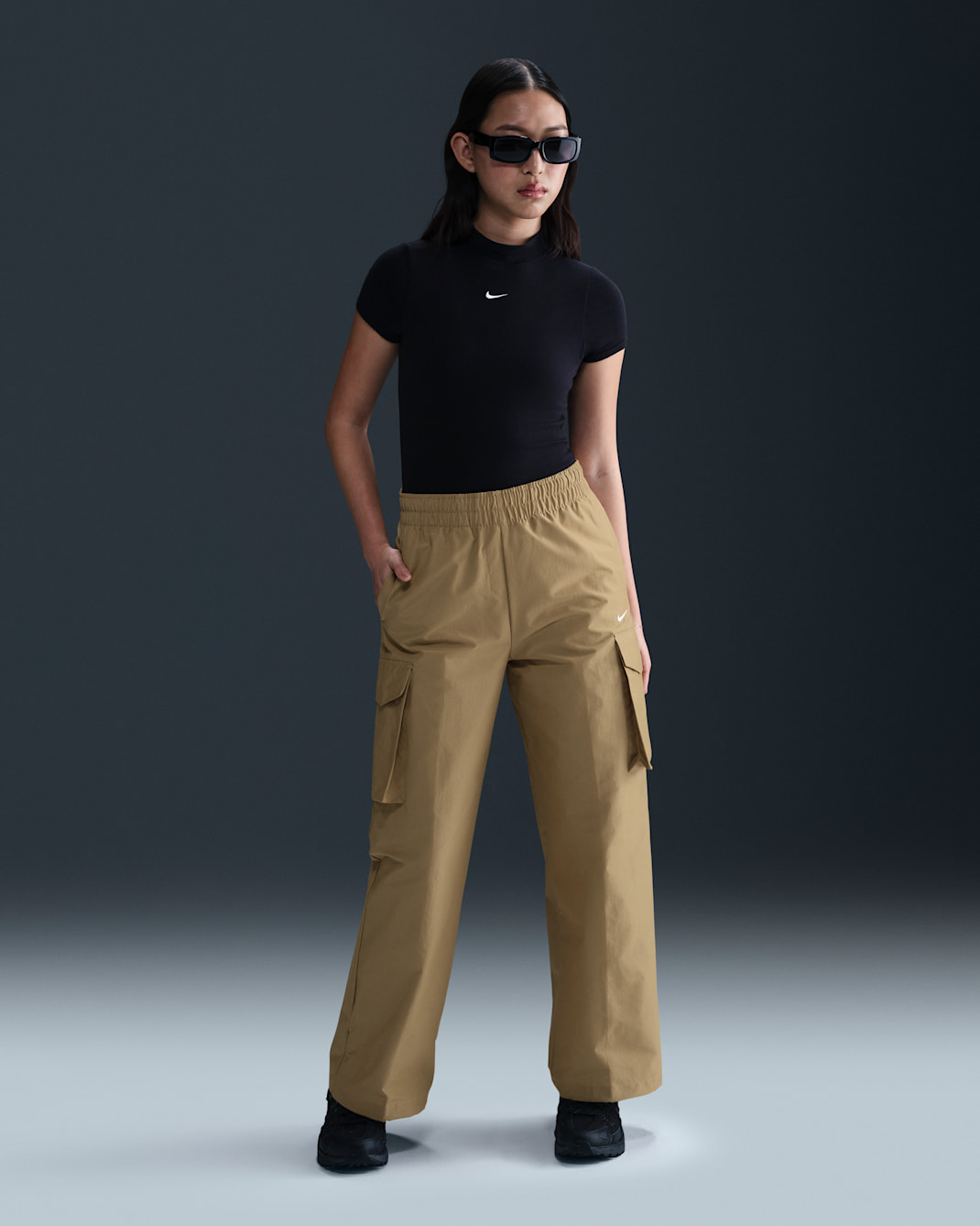 Nike Sportswear Everything Wovens Women's Mid-Rise Cargo Trousers - Parachute Beige/White