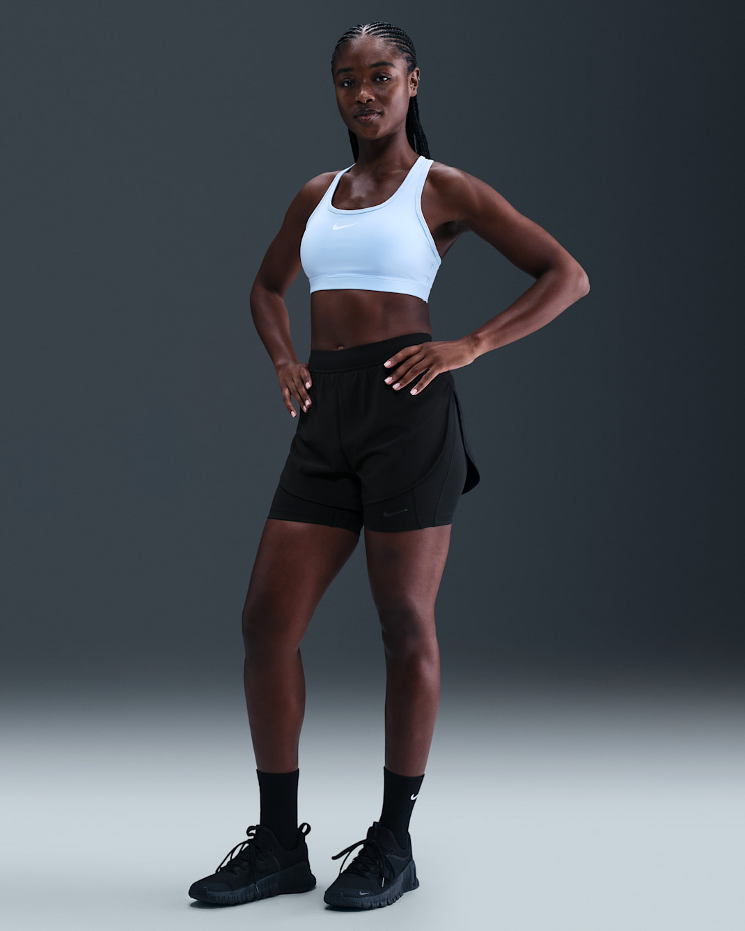 Shorts 2 en 1 de 13 cm para mujer Nike Universa - Negro/Antracita/Negro/Gris humo oscuro