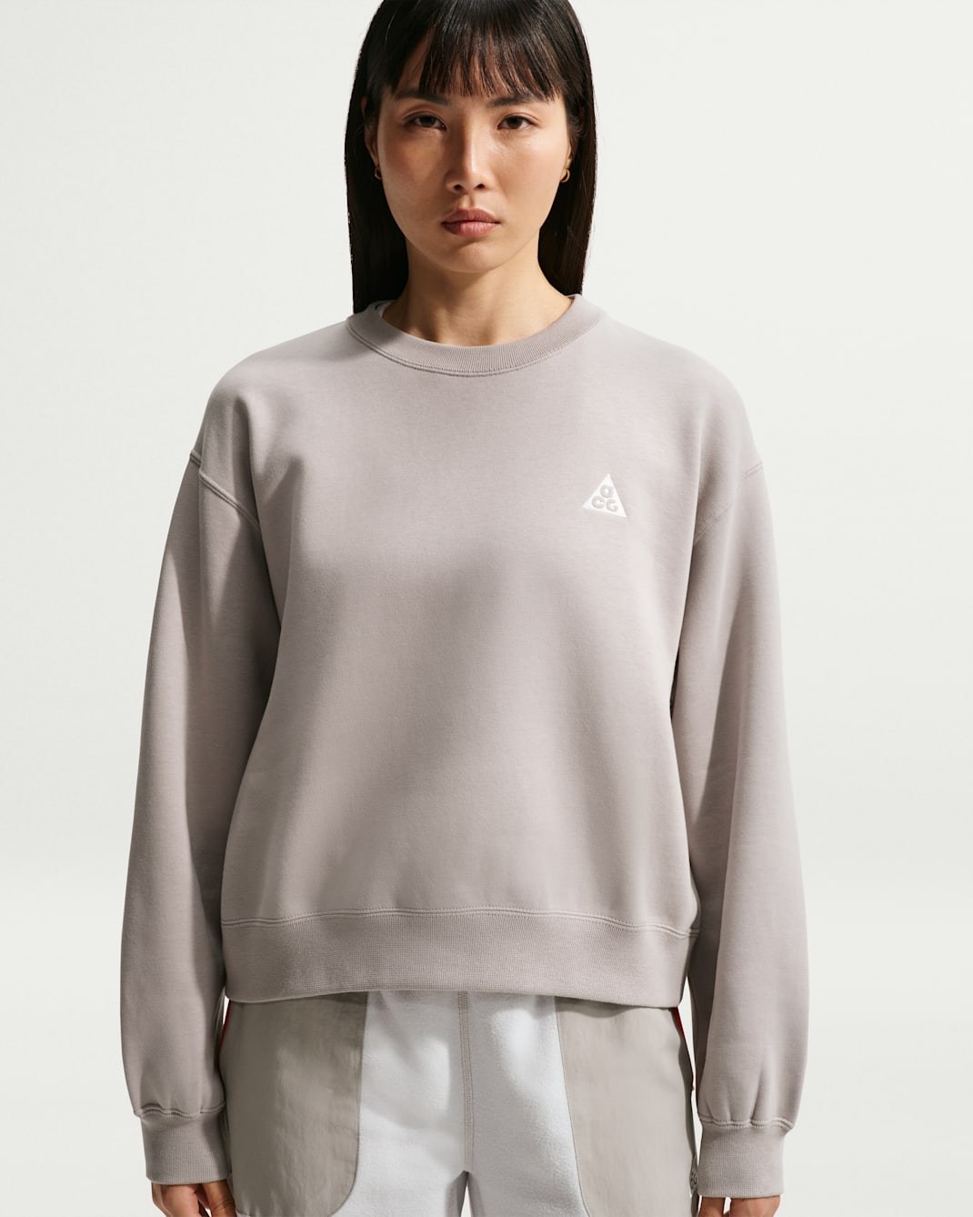 Nike ACG 'Tuff Fleece' Women's Therma-FIT Crew-Neck Sweatshirt - College Grey/Summit White