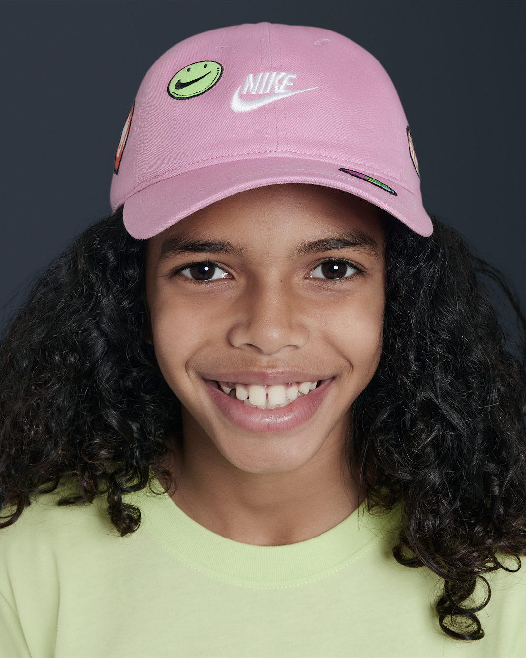 Gorra Patch Toss Club para niños talla pequeña Nike - Flamenco mágico