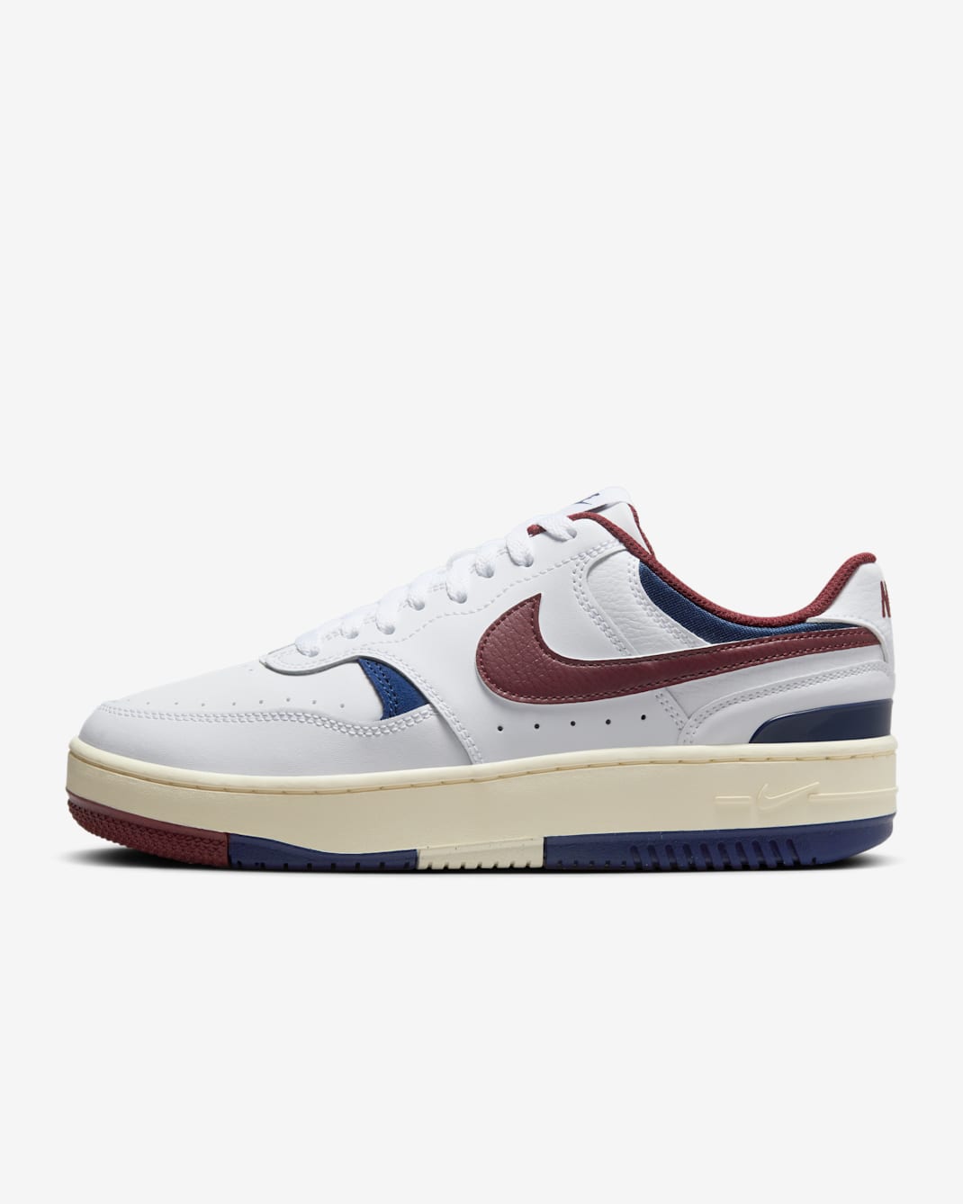Tenis para mujer Nike Gamma Force - Blanco/Azul vacío/Leche de coco/Rojo team oscuro