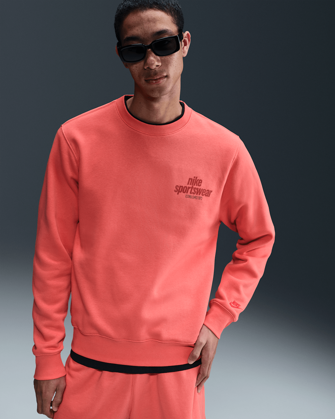 Nike Club Men's Fleece Crew - Magic Ember/University Red