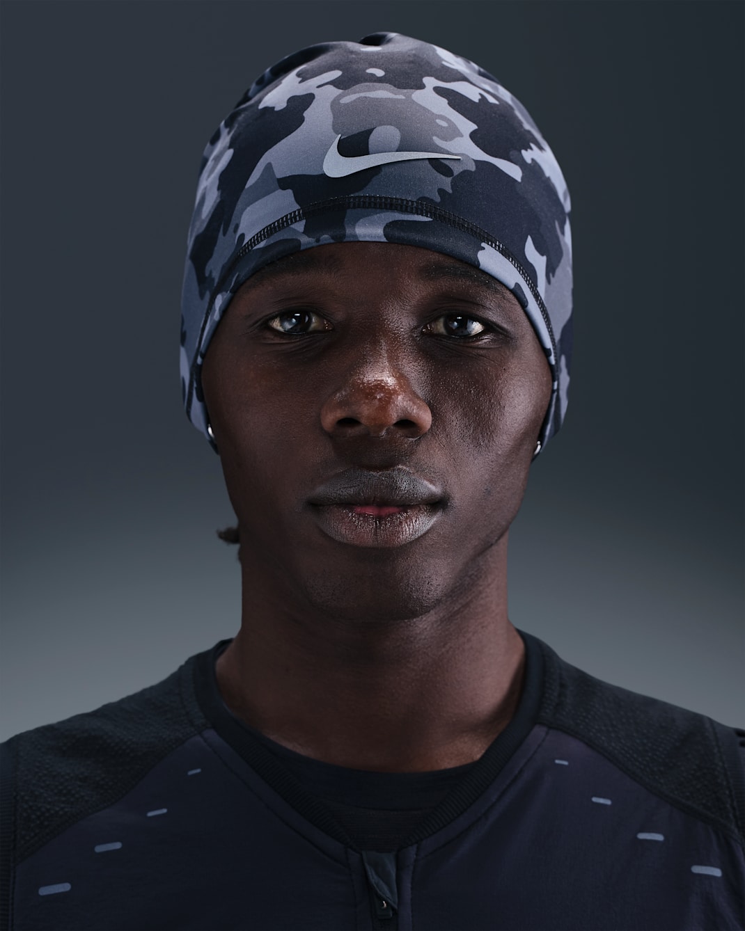 Nike Peak Dri-FIT Uncuffed Beanie - Smoke Grey/Silver