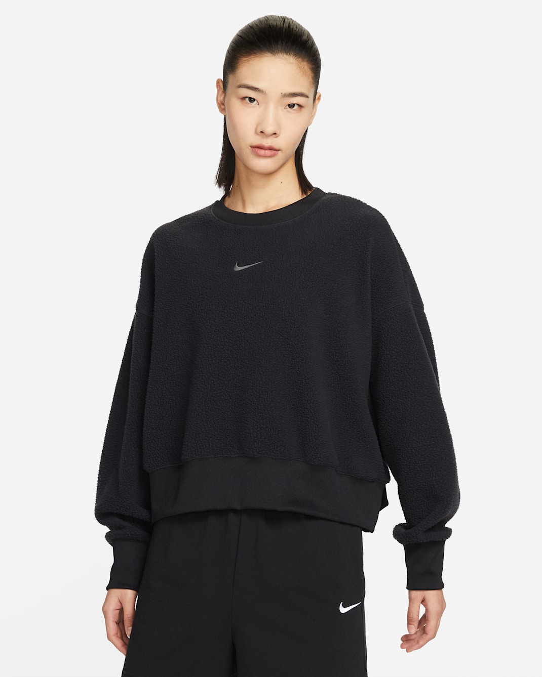 ナイキ スポーツウェア プラッシュ ウィメンズ モッド クロップ クルーネック スウェットシャツ - ブラック/ダークスモークグレー