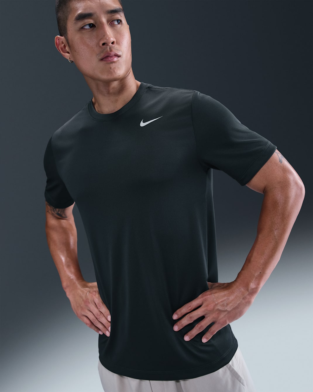Nike Dri-FIT Men's Fitness T-Shirt - Seaweed/Matte Silver