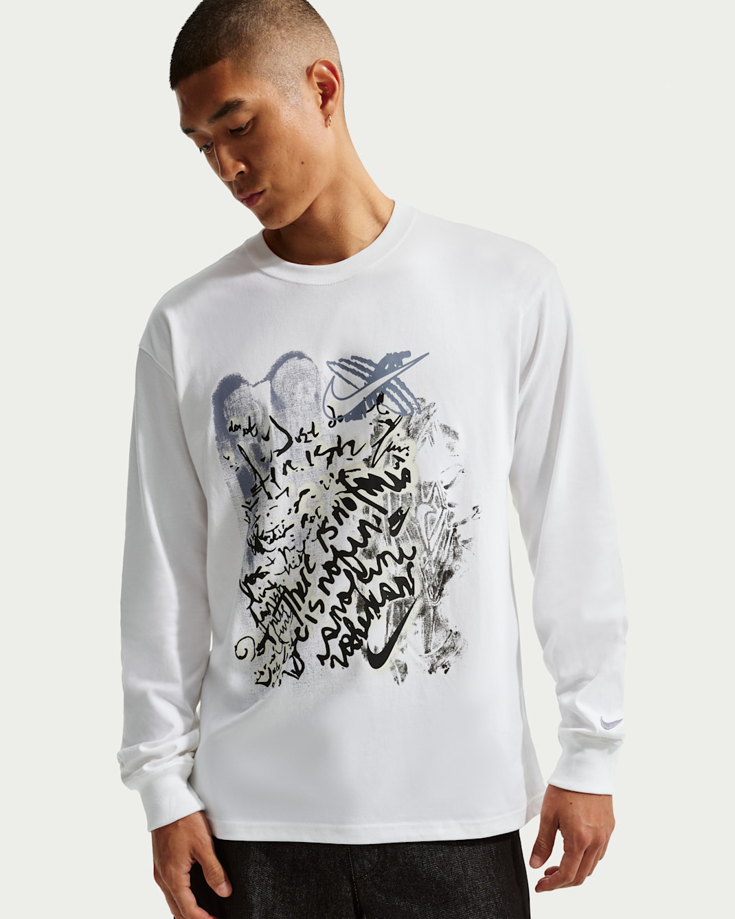 Nike Sportswear Men's Long-Sleeve Max90 T-Shirt - White/Ashen Slate