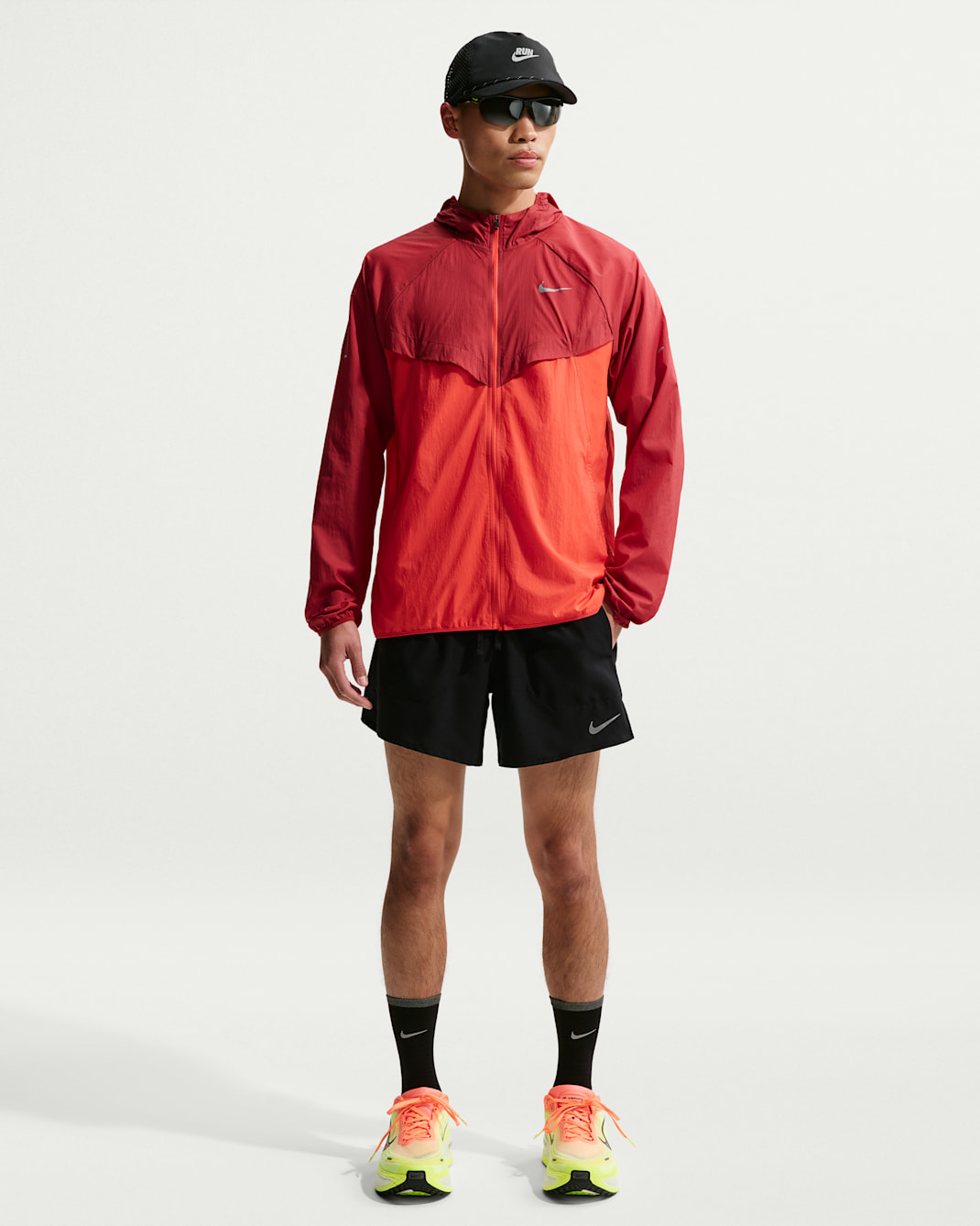 กางเกงวิ่งขาสั้น 5 นิ้ว 2-in-1 ผู้ชาย Dri-FIT Nike Stride - ดำ