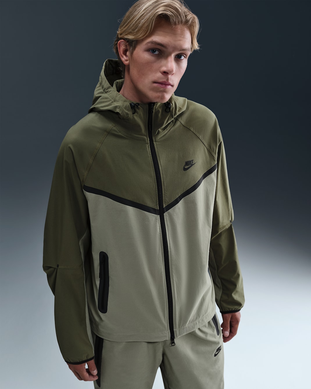 Veste tissée Nike Tech pour homme - Light Army/Medium Olive/Noir