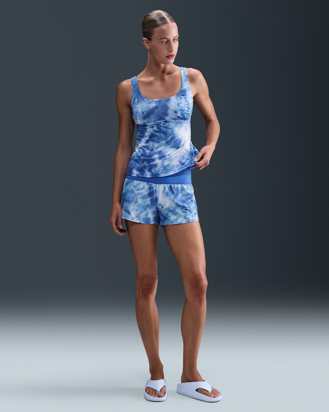 Boardshort de tiro alto para mujer Nike Swim - Azul Pacífico/Blanco/Azul verdoso lavado/Azul marino medianoche