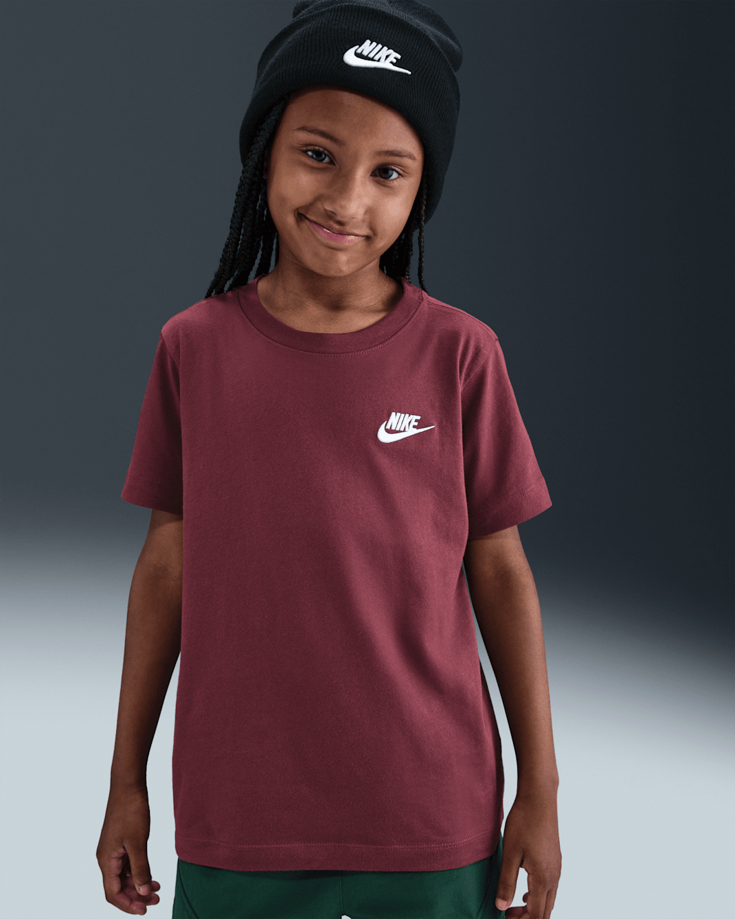 Nike Sportswear Older Kids' T-Shirt - Dark Team Red