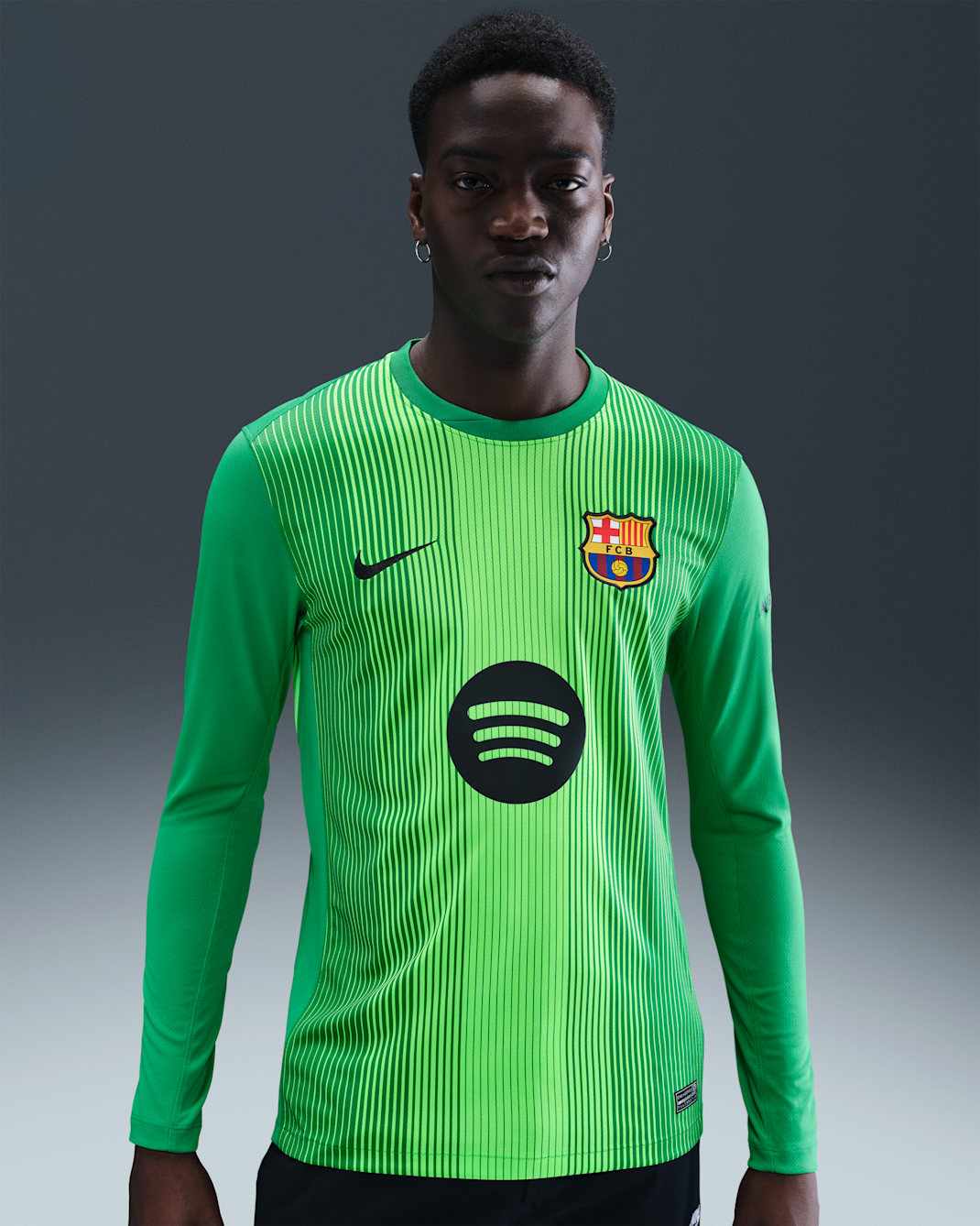 F.C. Barcelona 2025/26 Stadium Goalkeeper Men's Nike Dri-FIT Football Replica Long-Sleeve Shirt - Lucky Green/Green Strike/Green Strike/Black
