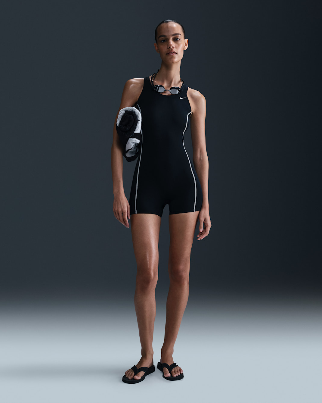 Traje de baño con piernas para mujer Nike Swim HydraStrong Solid - Negro/Blanco