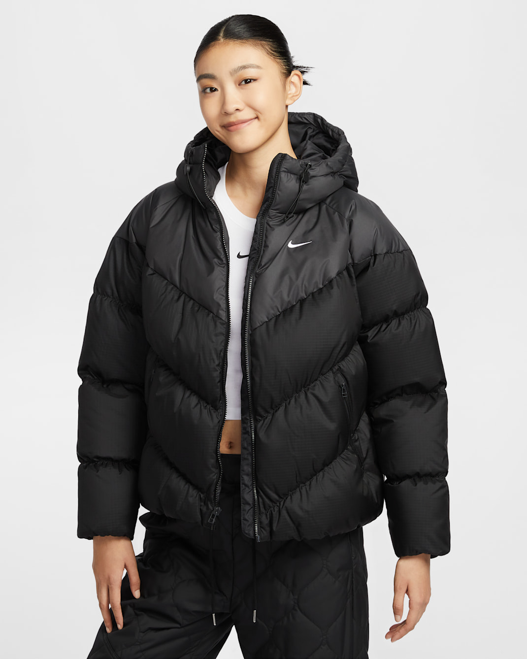 ナイキ スポーツウェア ウィンドパファー ウィメンズ Storm-FIT ルーズ ダウン ジャケット - ブラック/ホワイト