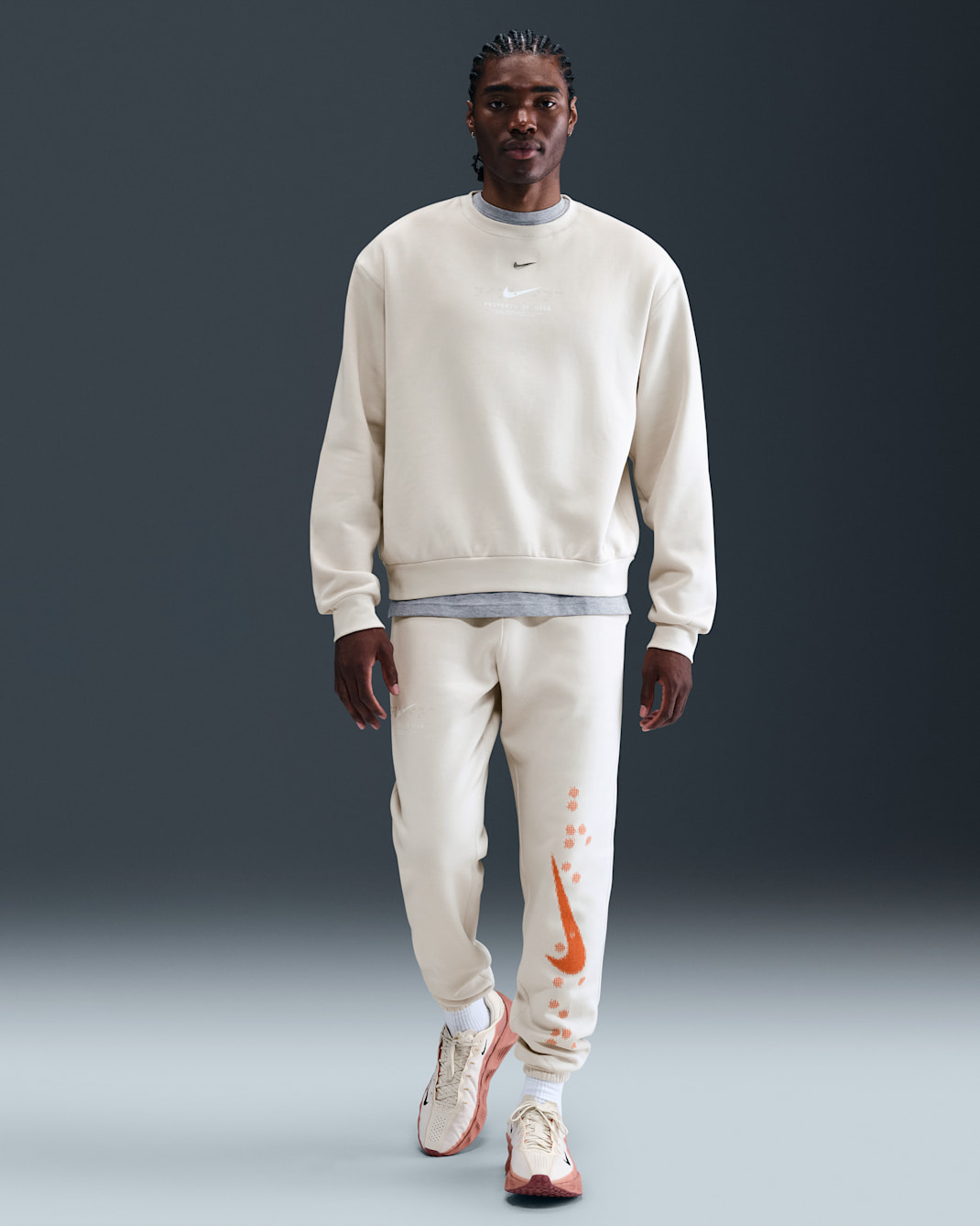 Pants de tejido Fleece con puños para hombre Nike Sportswear Club - Hueso claro