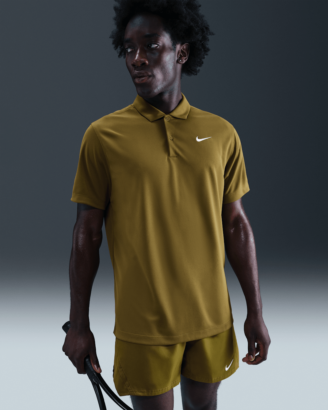 Polo de tenis para hombre NikeCourt Dri-FIT - Chaleco oliva/Blanco