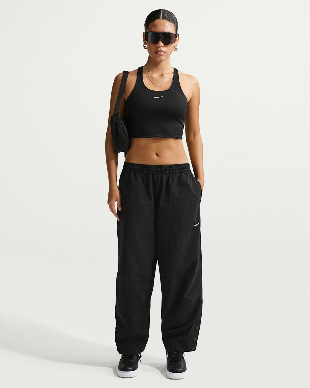 Nike Sportswear ekstra stor vevd bukse med høyt liv til dame - Svart/Sail