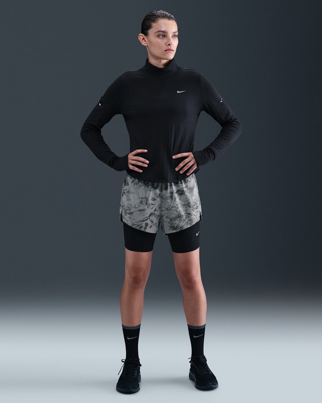 Nike Swift Women's Mid-Rise 2-in-1 Reflective Design Running Shorts - Thunder Grey/Dark Smoke Grey/Black