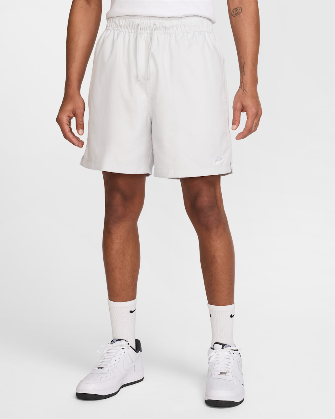 Nike Club Men's Woven Flow Shorts - Photon Dust/White