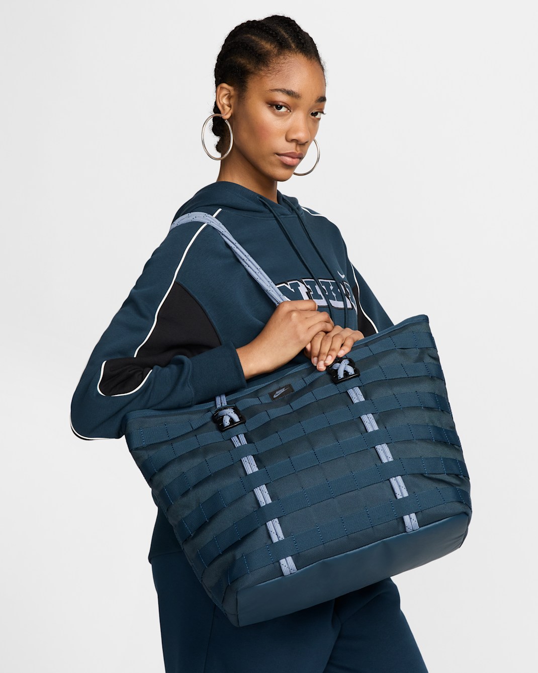 나이키 스포츠웨어 RPM 토트백(26L) - 아머리 네이비/애션 슬레이트/애션 슬레이트