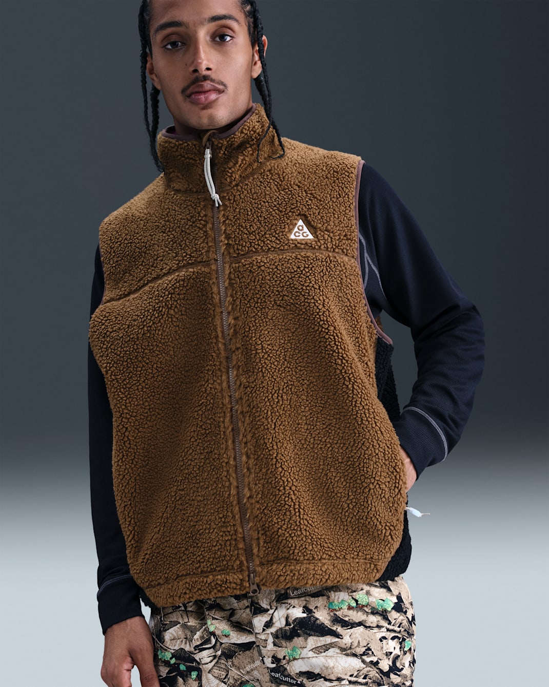 Chaleco Therma-FIT ADV para hombre Nike ACG "Canwell Glacier" - Marrón musgo/Negro/Morado vivo/Blanco cumbre