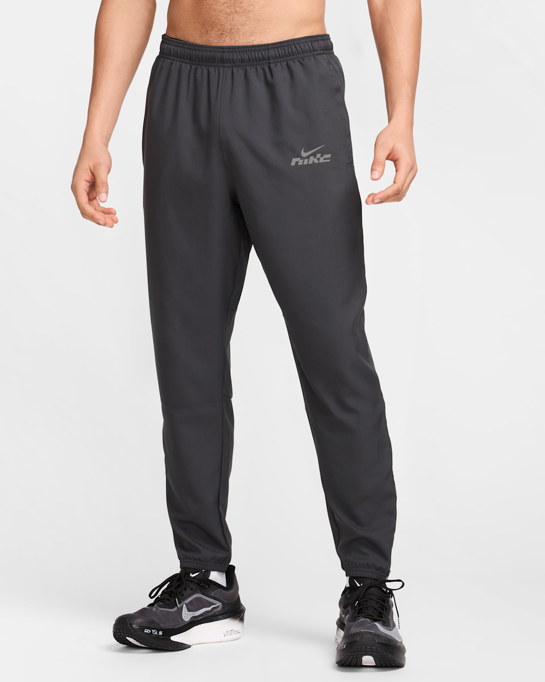 Pánské tkané běžecké kalhoty Nike Challenger Flash Dri-FIT - Dark Smoke Grey