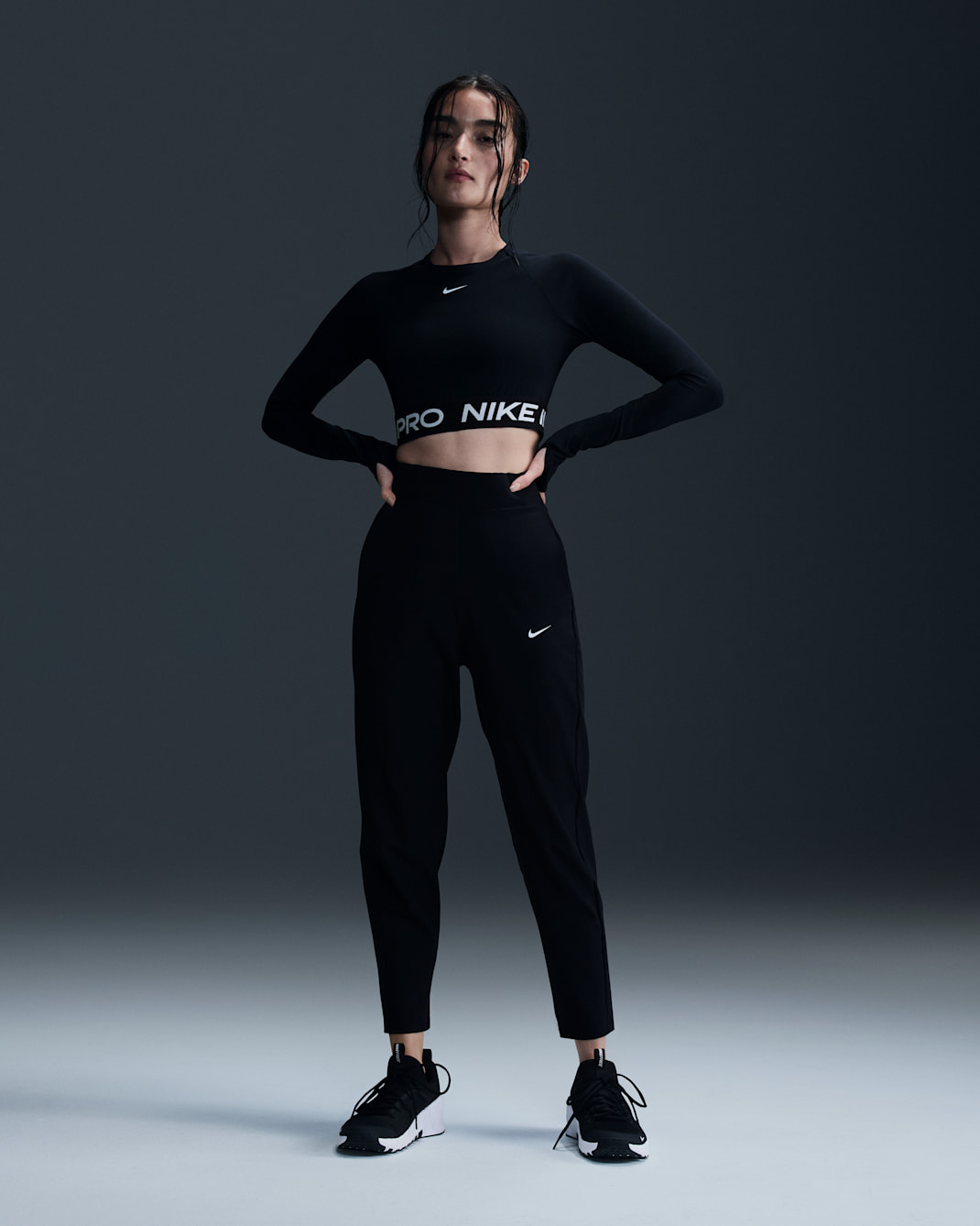 Nike Dri-FIT Bliss Victory Women's Mid-Rise Training Trousers - Black/White
