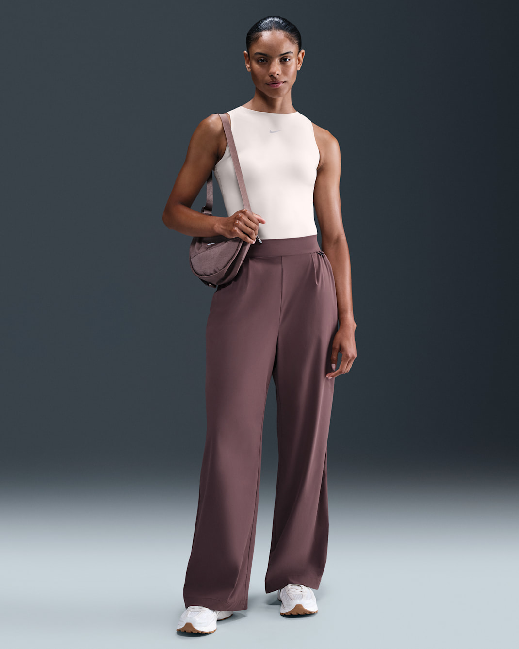 Nike Form-tankbodysuit til kvinder - Light Orewood Brown/Light Iron Ore