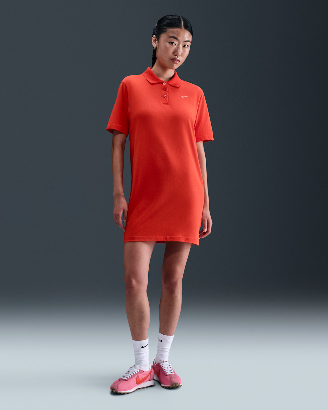 เดรสโปโลแขนสั้นผู้หญิง Nike Sportswear Essential - Picante Red/Heather/Sail