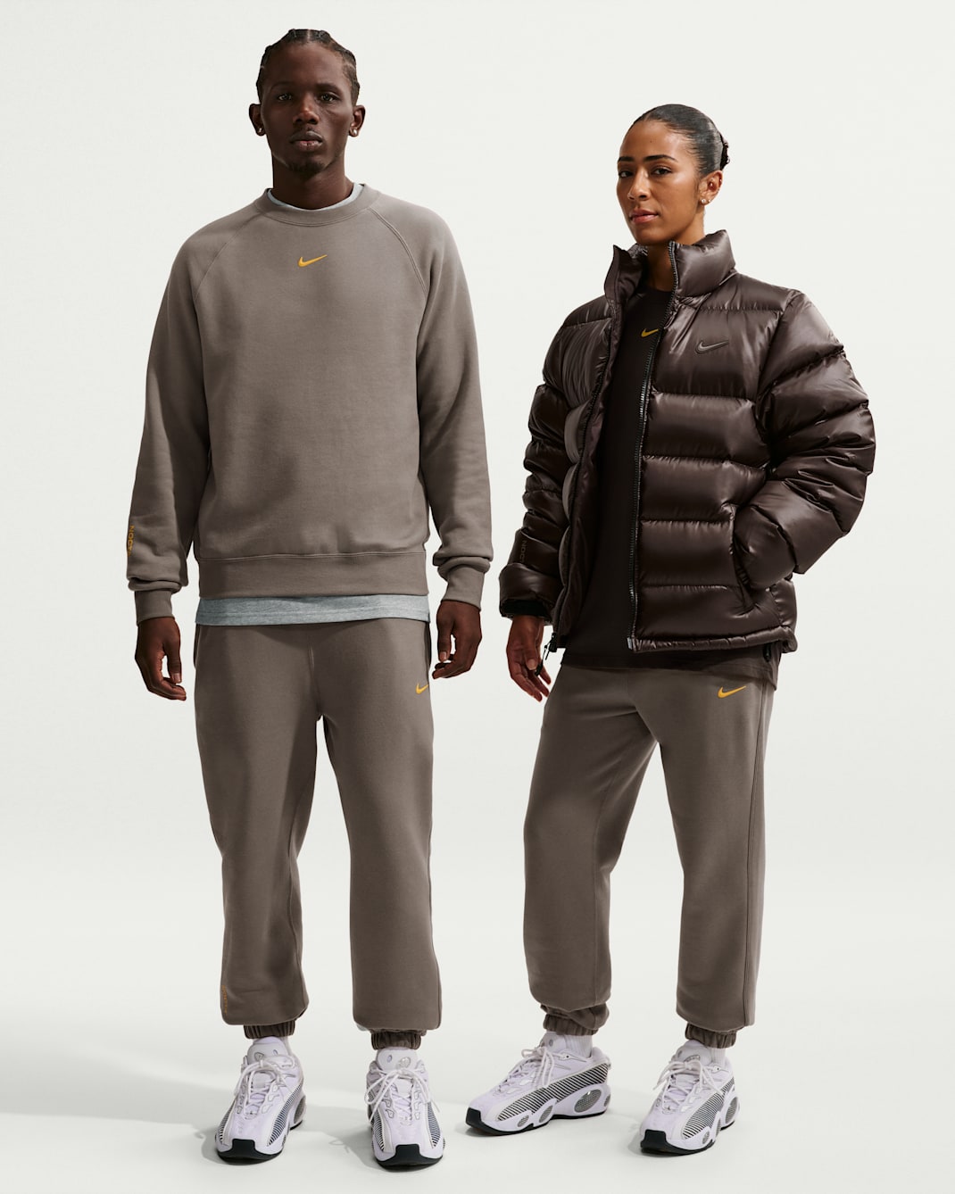 NOCTA NOCTA Fleece CS-sweatpants - Olive Grey/Yellow Ochre