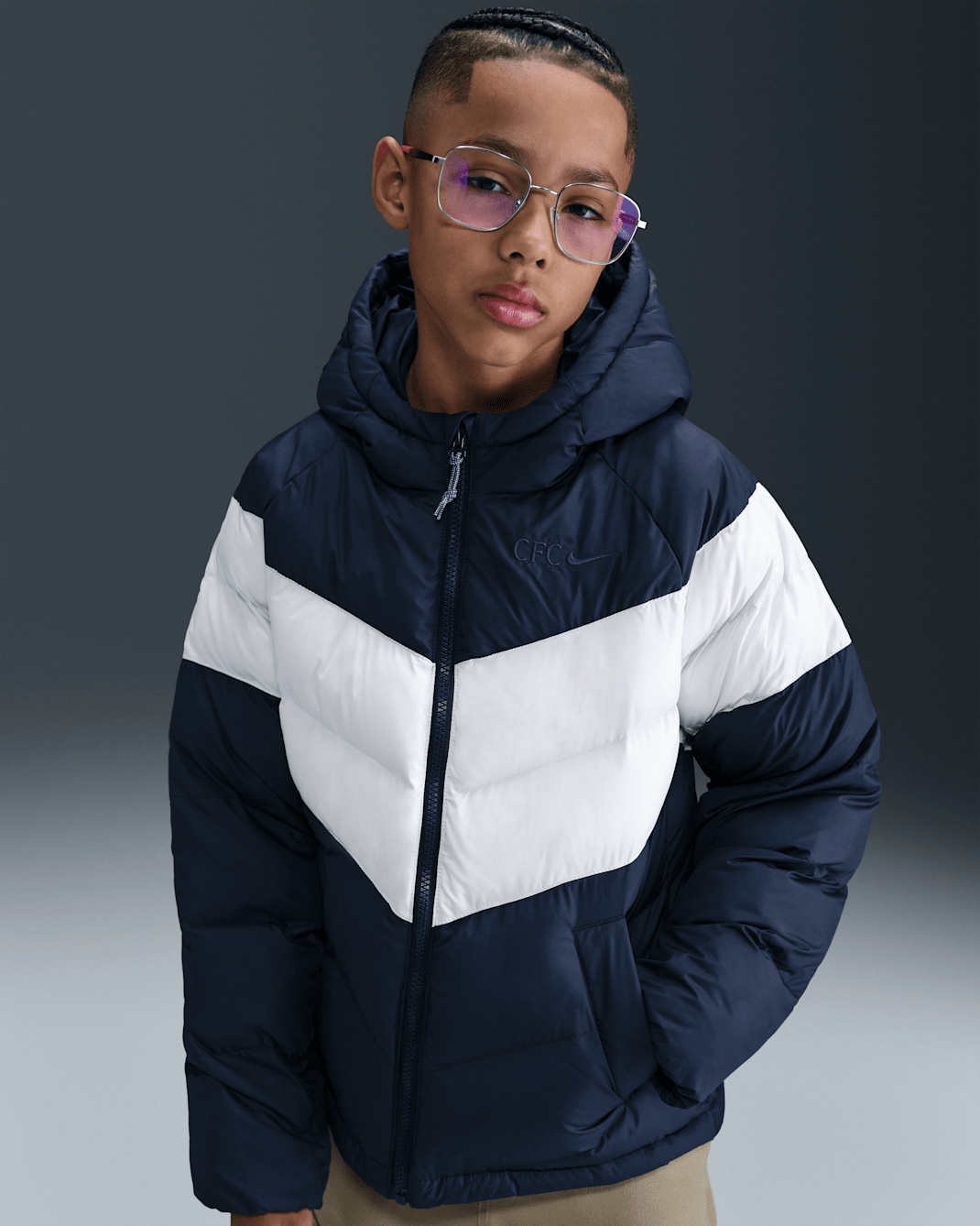 Chelsea FC Nike voetbaljack met synthetische vulling en capuchon voor kids - Obsidian/Phantom/Rush Blue