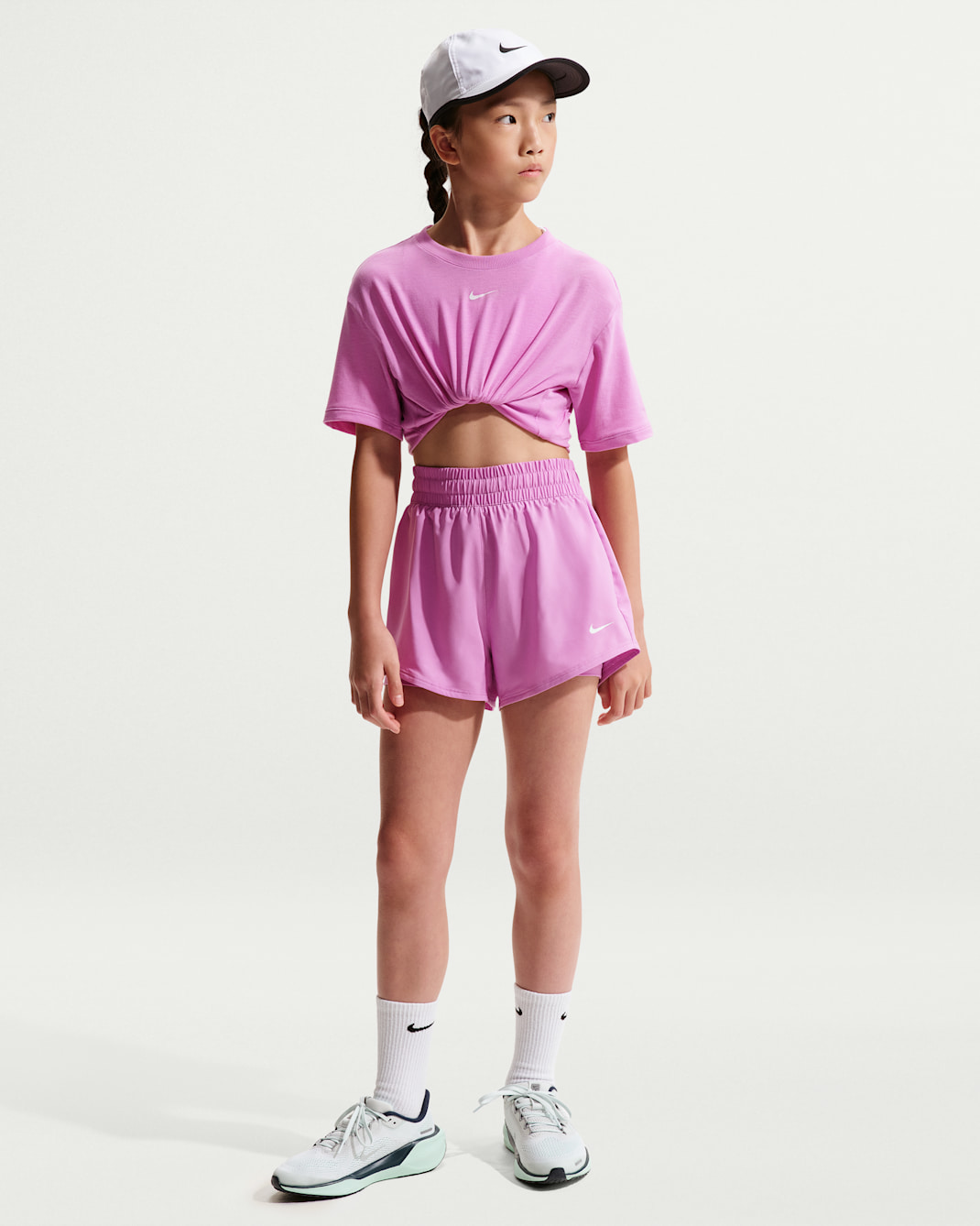 Shorts Dri-FIT de 8 cm 2 en 1 para niña Nike One - Magenta claro/Blanco