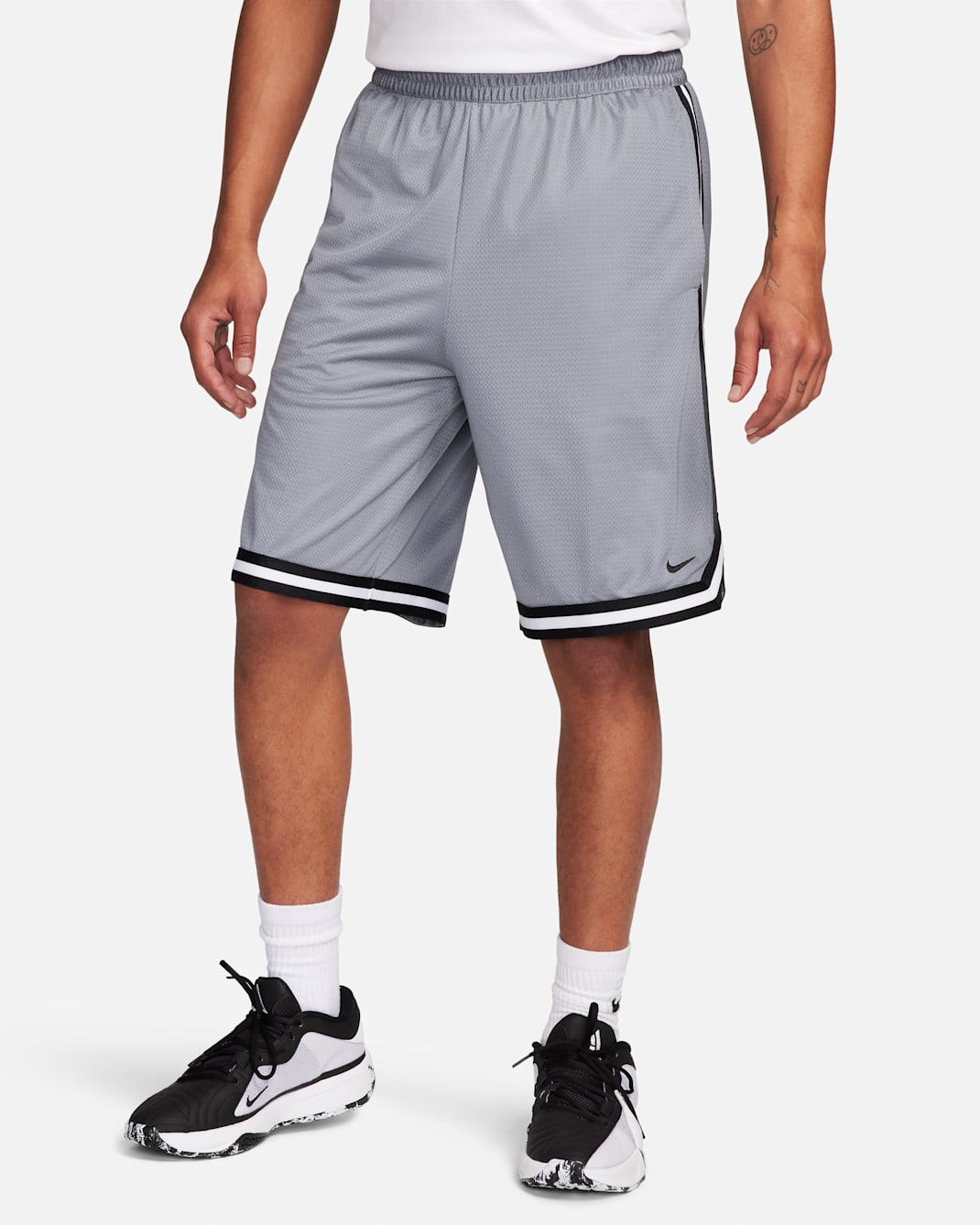 Shorts de básquetbol de 26 cm Dri-FIT para hombre Nike DNA - Gris azulado/Negro/Negro