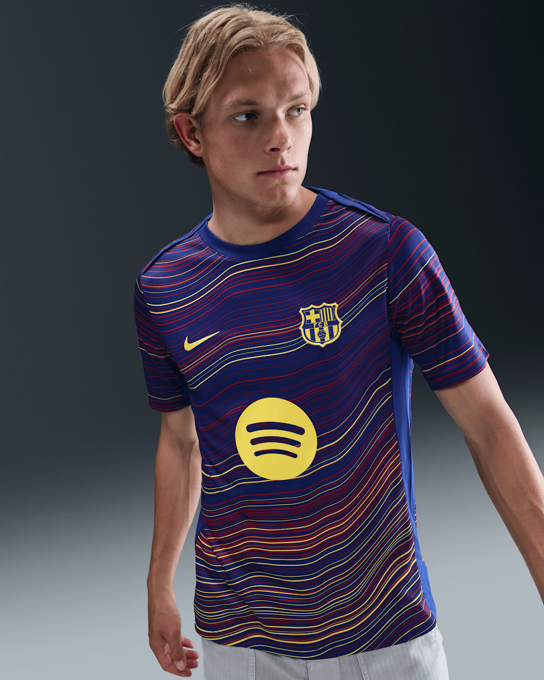 FC バルセロナ アカデミー プロ ホーム メンズ ナイキ Dri-FIT サッカー プレマッチ ショートスリーブ トップ - ディープロイヤルブルー/ディープロイヤルブルー/ノーブルレッド/ミッドウェストゴールド