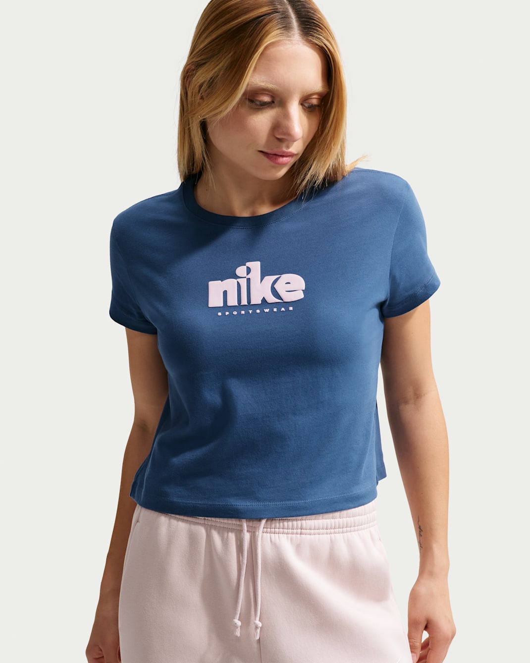 Nike Sportswear Club Women's Short-Sleeve T-Shirt - Mystic Navy/Pink Foam
