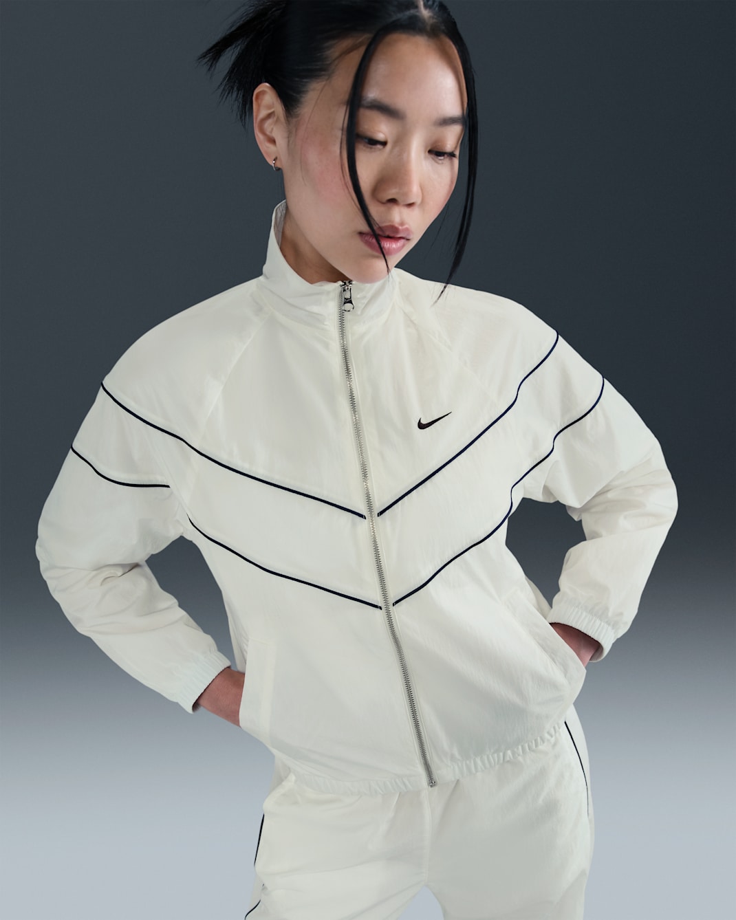 나이키 윈드러너 여성 루즈 UV 우븐 풀집 재킷 - 세일/미드나이트 네이비/블랙