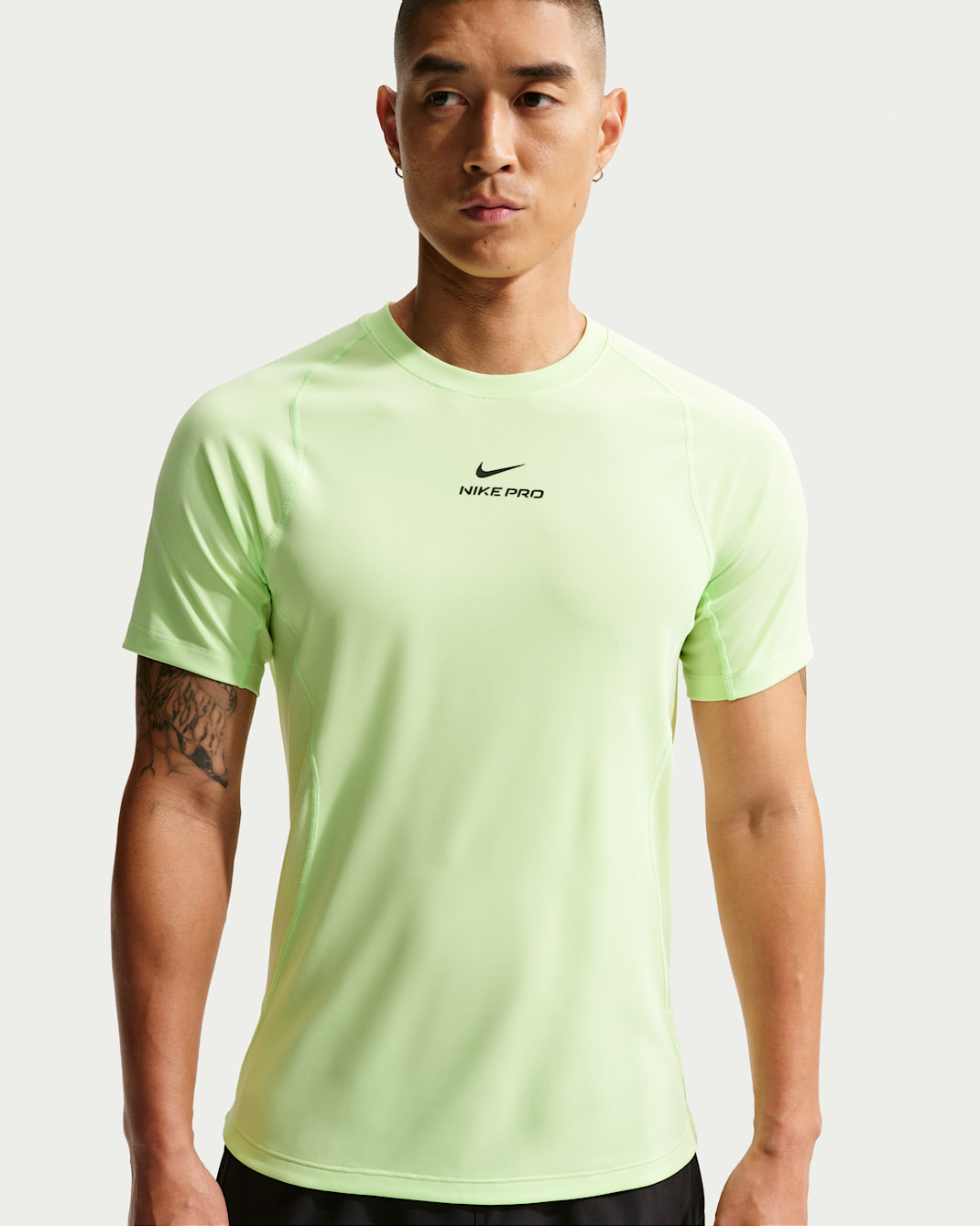 나이키 프로 트레이닝 남성 드라이 핏 반팔 탑 - 라이트 리퀴드 라임/블랙