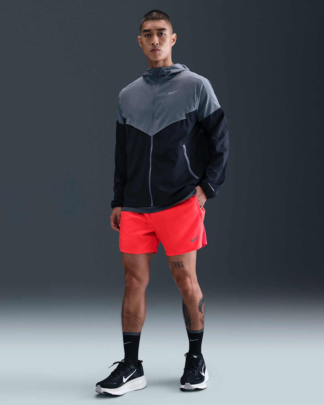 Nike Dri-FIT Challenger Men's 13cm (approx.) Brief-Lined Versatile Shorts - Bright Crimson/Bright Crimson/Black