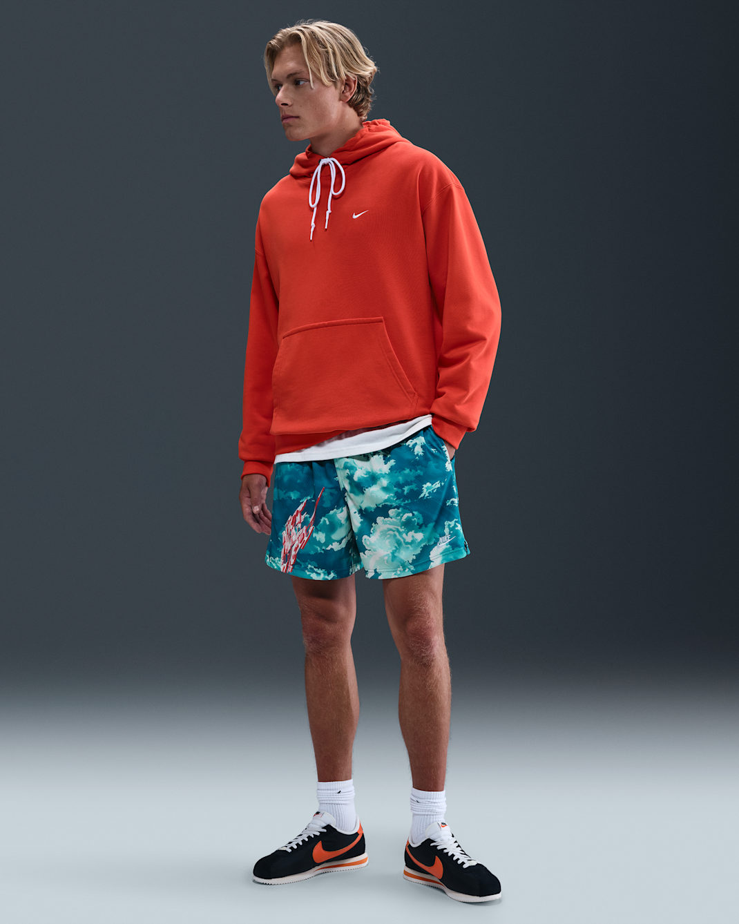 Shorts de malla Flow para hombre Nike Sportswear Club - Verde abismo/Blanco cumbre