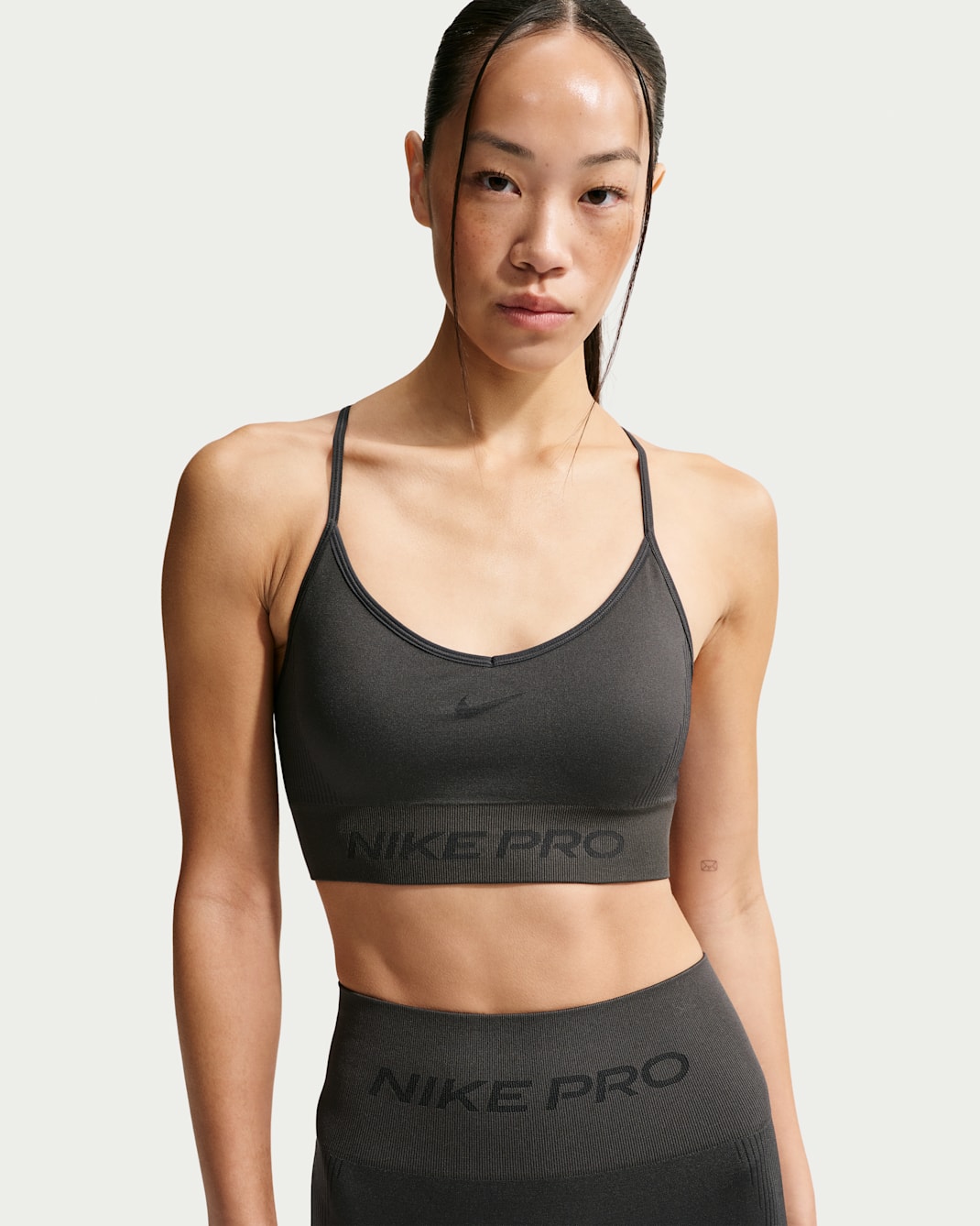 Nike Pro Seamless Women's Light-Support Padded Sports Bra - Dark Smoke Grey